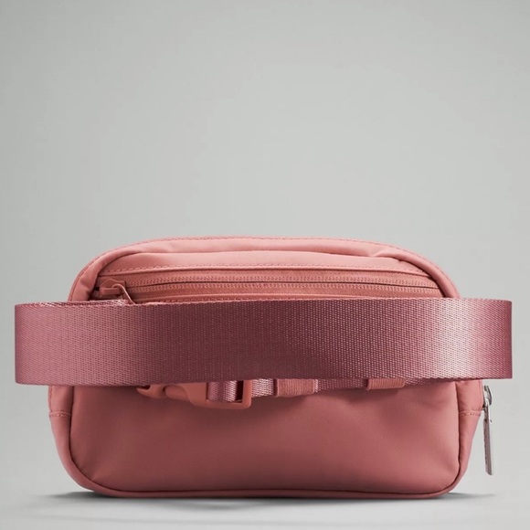 lululemon everywhere belt bag 💗 - Picture 2 of 5